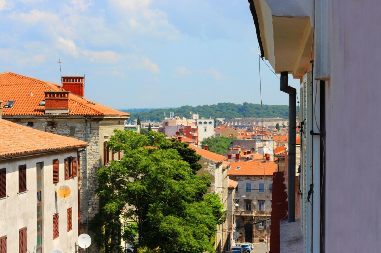 Sunny Corner In City Center With Free Parking Daire Pula Dış mekan fotoğraf